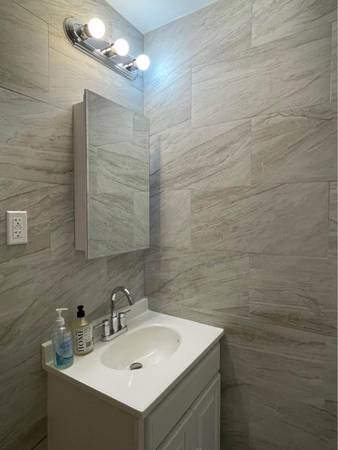 $2,300 / 1br - Beautiful one bedroom apartment (Sunnyside)63874742711809121