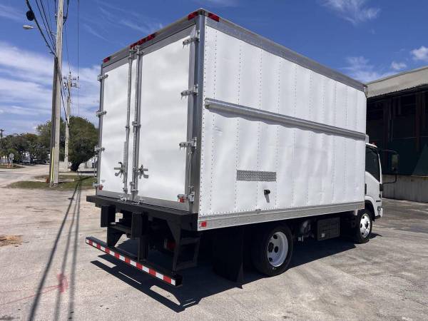 2018 Isuzu NPR - Photo 4