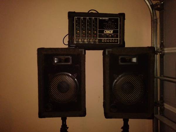 Crate 4 Channel Powered Mixer PA system with monitors & stands 1