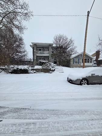 Charming brookside home, upstairs apartment, close to UMKC and the pla 1