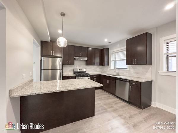 $2,650 / 2br - 900ft2 - $300 OFF FIRST MONTH'S RENT! Lovely 2 Bedroom, 1 Bath in Evanston (Evanston)64041476397186122