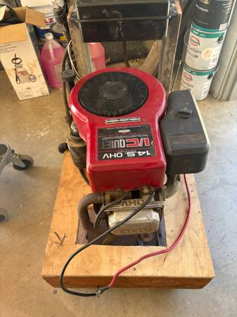 Briggs and stratton  I C engine 1