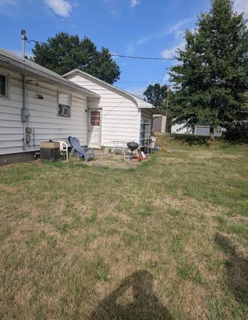 $81,500 / 3br - 3bed 1bath smaller family house with attached garage. (Coshocton)63617357840129122