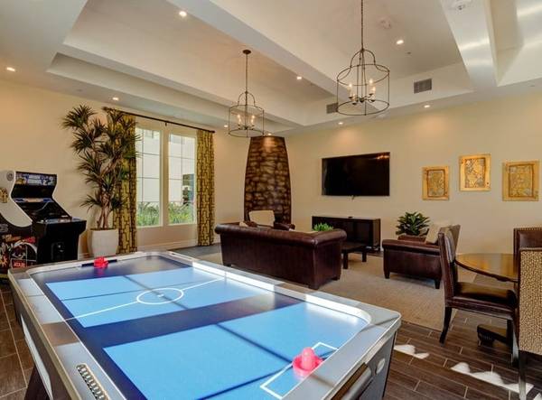 $2,569 / 2br - 971ft2 - On-Site Maintenance, Microwave, Library (2615 E Date Palm, Ontario, CA)64028082479873124