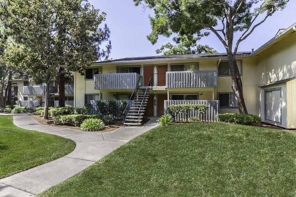 $2,175 / 432ft2 - Move In Now & Get 1 Month FREE! (san jose south)63682796194947123