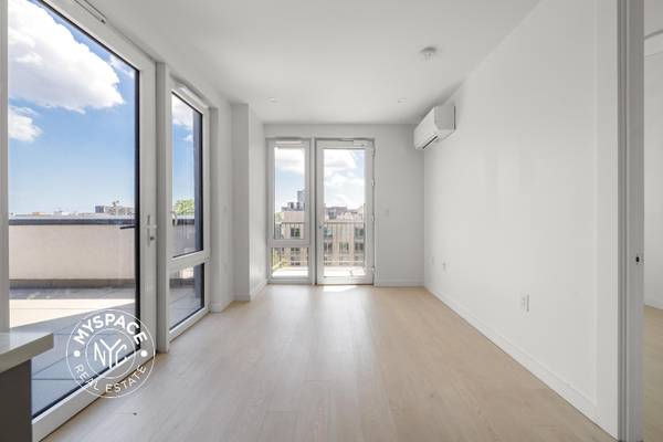 $3,200 / 1br - 1 habitación con enorme terraza privada! (Crown Heights)63788361046019120