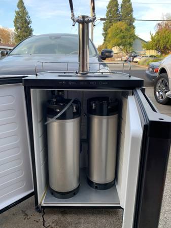 EQUIPO PARA ASER CERVEZA//// BEER MAKER AND 2 BARREL BREWING COOLERS 1