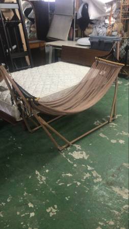 Free-standing hammock. Load Capacity: 771.6 lbs (350 kg).- Delivery ok 1