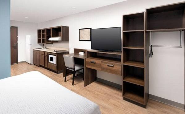 $1,839 / 1br - ¿Nuevo Huésped? ¡Disfruta de Grandes Ahorros con Nuestra Oferta Especial del Primer Mes! (5260 S Santa Fe Dr, Littleton, CO)63666632846851124