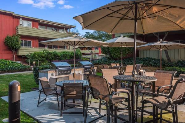 $4,395 / 2br - 1114ft2 - Get 4 Weeks On Us! Call About Specials Today (los gatos)63682796180099120
