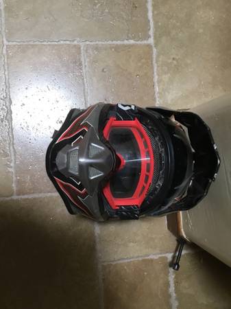 Motorcycle helmet - $80 (Las cruces)63438479285251121