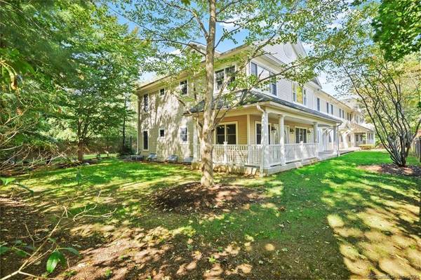 $1,780 / 1br - 595ft2 - Stylish & Sophisticated 1 Bed 1 Bad Renovated Condo (Westport)64010333107842120