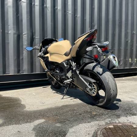 ガクト 6/25 2025 Kawasaki Ninja ZX-6R KRT Edition Horizontal
