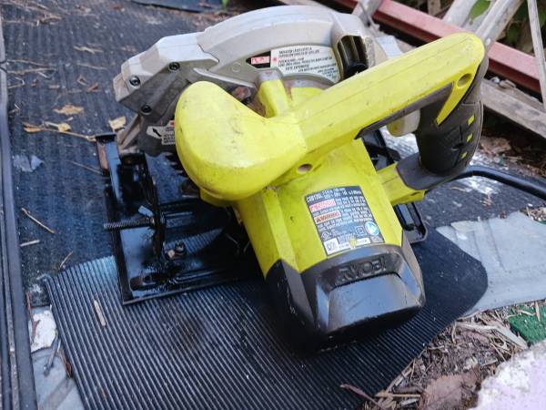 RYOBI Circular Saw - $30 (11224)63471376361601121