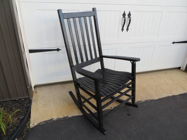 WOOD ROCKING CHAIR 1