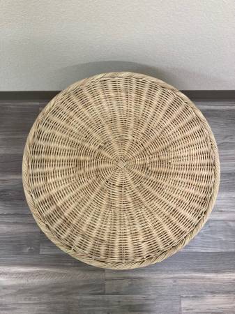*** otomana de almacenamiento de mimbre *** - $40 (Salem, OR)63435547901955123