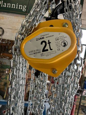 Chain Hoist 4400lb 1