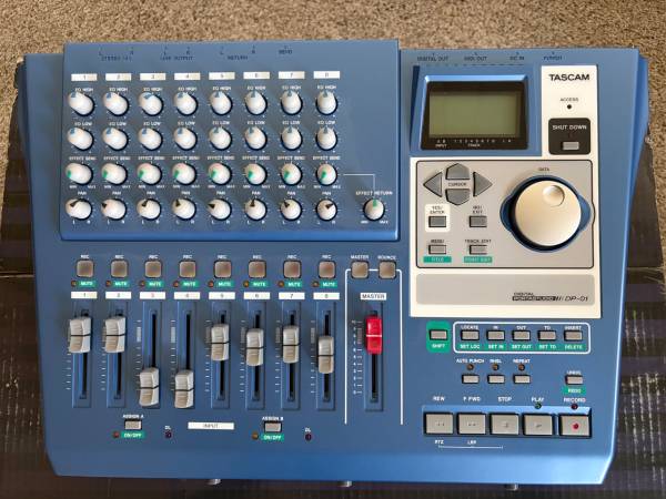 TASCAM DP-01 Multitrack recorder 1