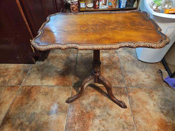 Mahogany side table 1