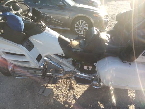 2005 Honda Goldwing $2000 (Cathedral City)63439138394755123