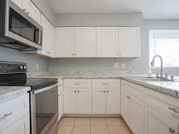 $700 / 2br - 896ft2 - *-Charming 2BR/1BA Phoenix Home - Prime Location-* (Phoenix, AZ)64024825993090122