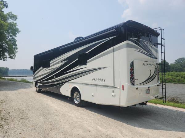2017 Tiffan Allegro open road - $89,900 (Plainfield il)63471433452801122