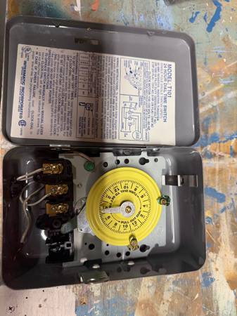 T101 24 hour mechanical timer 1