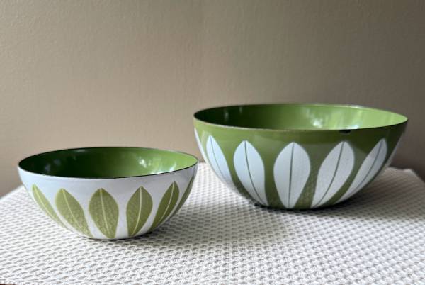 Cathrineholm Lotus Enamelware Bowls (2) - collectibles - by owner