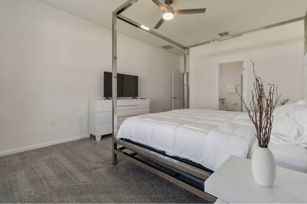 $1088.00 / 1br - 425ft2 - Suite principal moderna y espaciosa con 425 ft.² (solo dormitorio) compartida63823722348033124