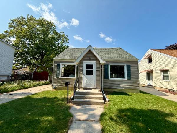 $1300.00 / 3br - Coming Soon - Single Family - 3 bedroom 1 1/2 bath63813312575233120