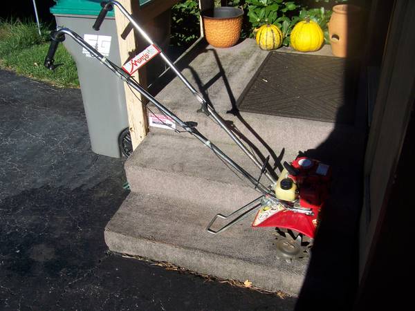 Mantis tiller 1