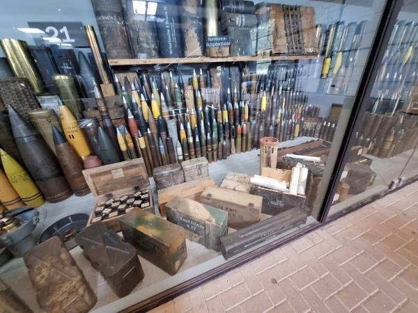 collector paying cash for ww1 ww2 wwII items collections 1