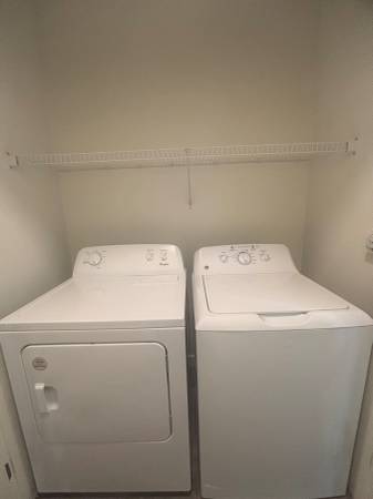 $1,925 / 2br - 896ft2 - This Could Be Your Dream Home! a 2 Bedroom 1 Bath Just For You!🔑🚗🏡 (Lakewood)63934418897538123
