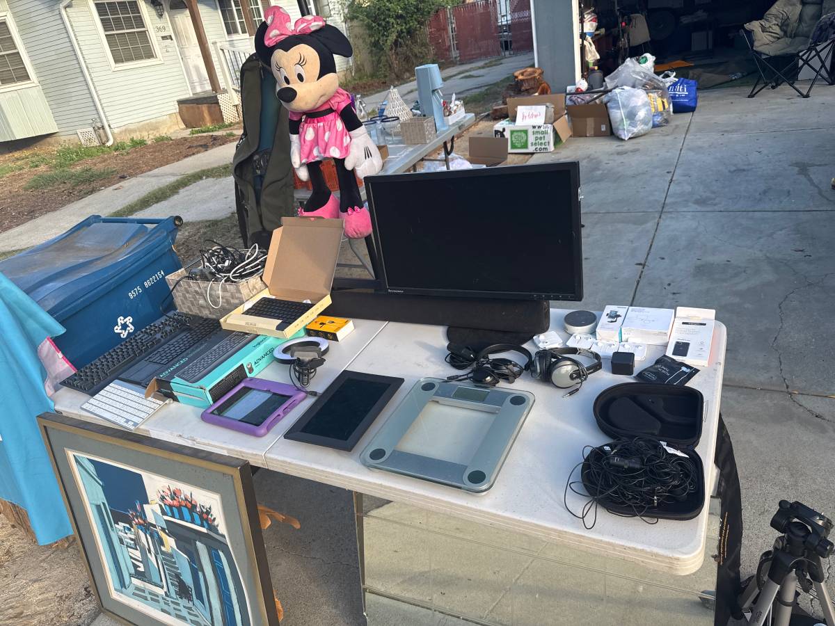 Photo 1 of 2 from Garage sale / yard sale