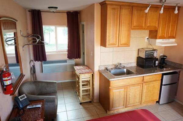 $1,200 $1200 per month. Sleeps 2. No lease. (Colorado Springs)63686691486083122