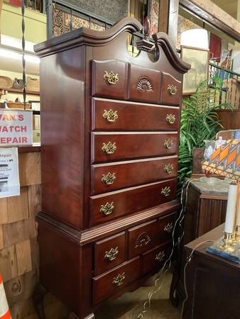 WONDERFUL MAHOGANY CHEST-ON-CHEST TALL BOY DRESSER 1