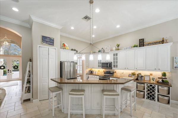 $749,000 / 4br - 3250ft2 - PGA Pool Home on Golf Course (PGA)63799881426689124
