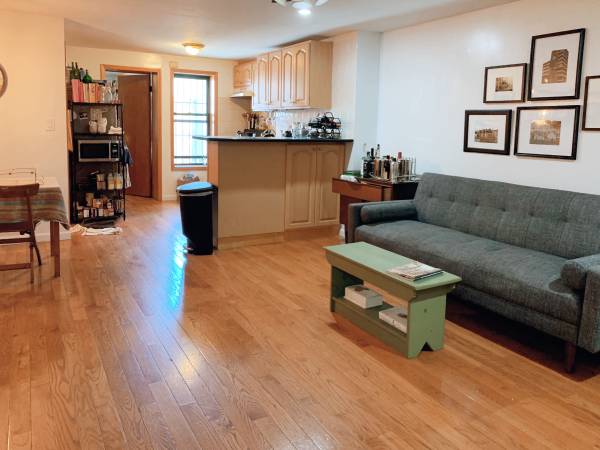 $1,150 / 3br - Spacious Room Available November1st! (Sunset Park)63854290318849122