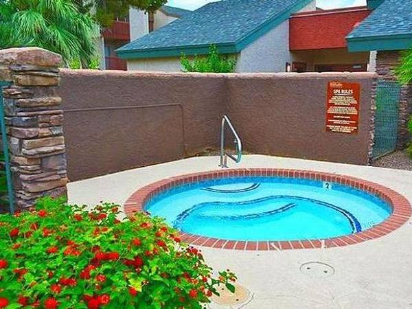 $1,500 / 2br - 870ft2 - Spacious Walk In Closets, Refrigerator with freezer64024996568323120