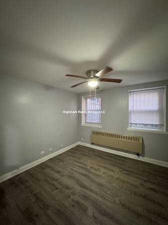 $2,100 / 2br - 🌿🪞🏛️Soulful Symphony – Vintage Bones, Modern Glow🌿🪞🏛️ (Chicago)63771196924289124