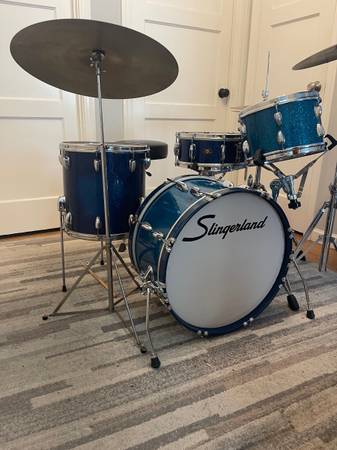 Blue Sparkle Slingerland jobber configuration 12,14, 10x20 bass drum 1