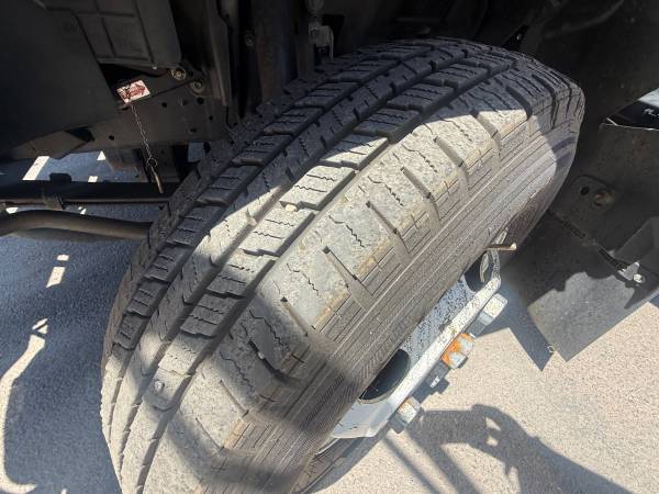 2016 Isuzu NPR HD 16 - Photo 10