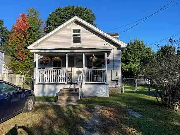 $820 / 2br - 🍂Two-bedroom one bathroom apartment🍂 (Essex Junction, VT)63784617185667120