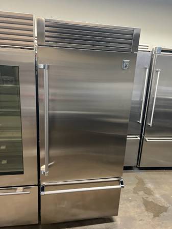 HESTAN 36”WIDE BUILT IN STAINLESS STEEL BOTTOM FREEZER 1