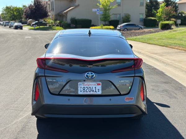 2020 Toyota Prius Prime Limited Advanced Top Of The Line Package! - $17,95063624035717635123