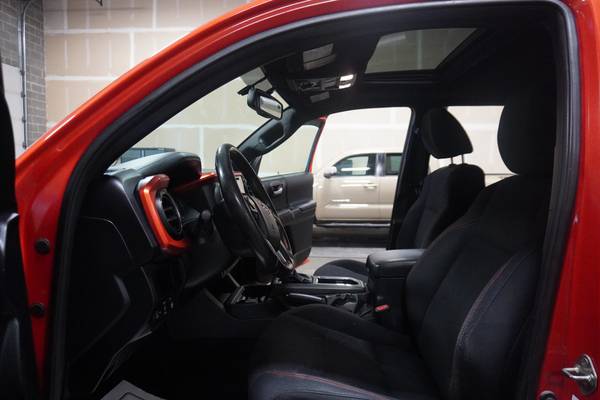 2017 *Toyota* *Tacoma *TRD Off Road Double Cab 5' Bed V6 4 - $29,991 (Stouffair Motors)63442231651075124