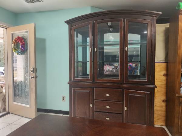 Broyhill China Cabinet 1