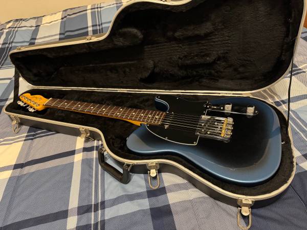 Fender American Pro II Telecaster in Midnight Blue 1