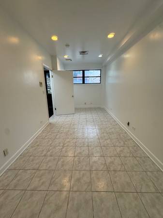 $1,500 / 700ft2 - 2 office spaces 700 sq ft total (Albany Park)63918415884546120