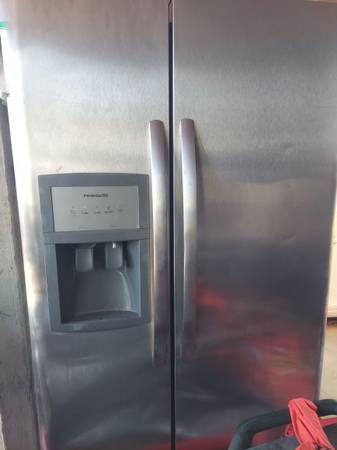 Refrigerator 1